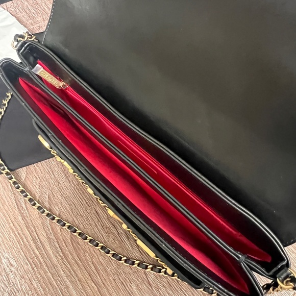 Chanel black Enchained clutch bag brand new condition - Picture 14 of 14